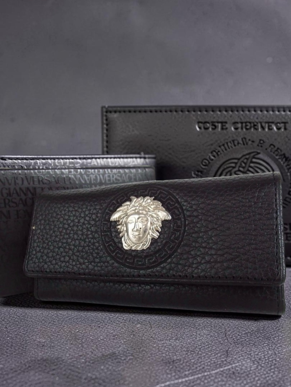 Gianni Versace Medusa Head Leather 4-Key Holder 😍❤️‍🔥